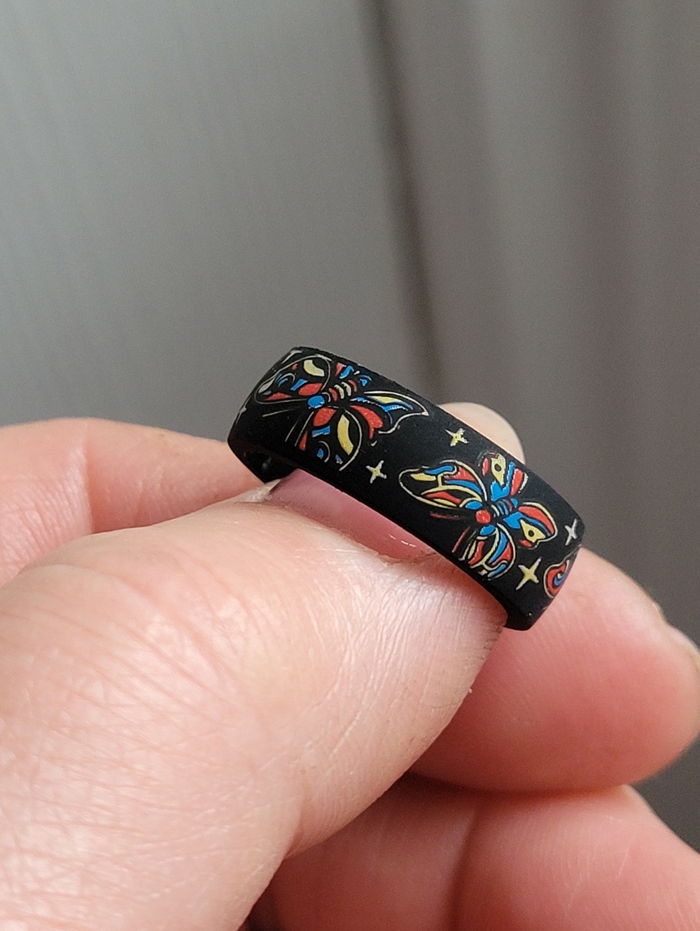 Black Ring with Colorful Butterfly Motif   ENSO  Size 6